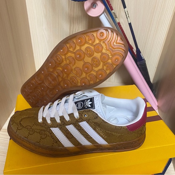 Gucci Brown and White Athletic Shoes